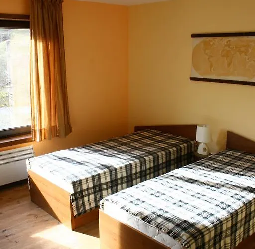 ゲストハウス Karaivan